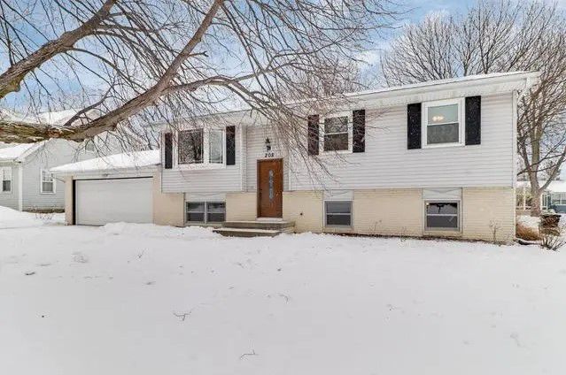 208 Edwards, Normal $159,900